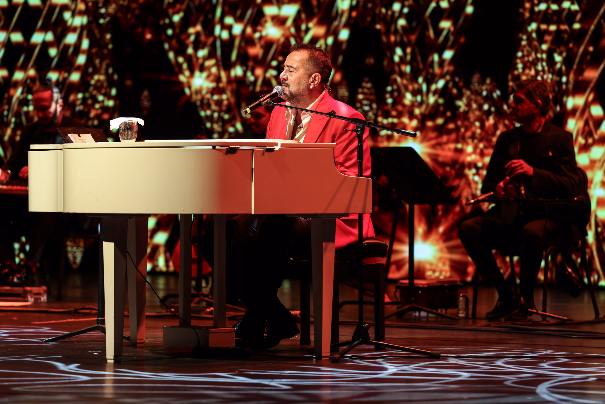 Kahkaha Dolu, Unutulmaz Gazino Akşamları İçin Yılın Son 2 Gösterisi!