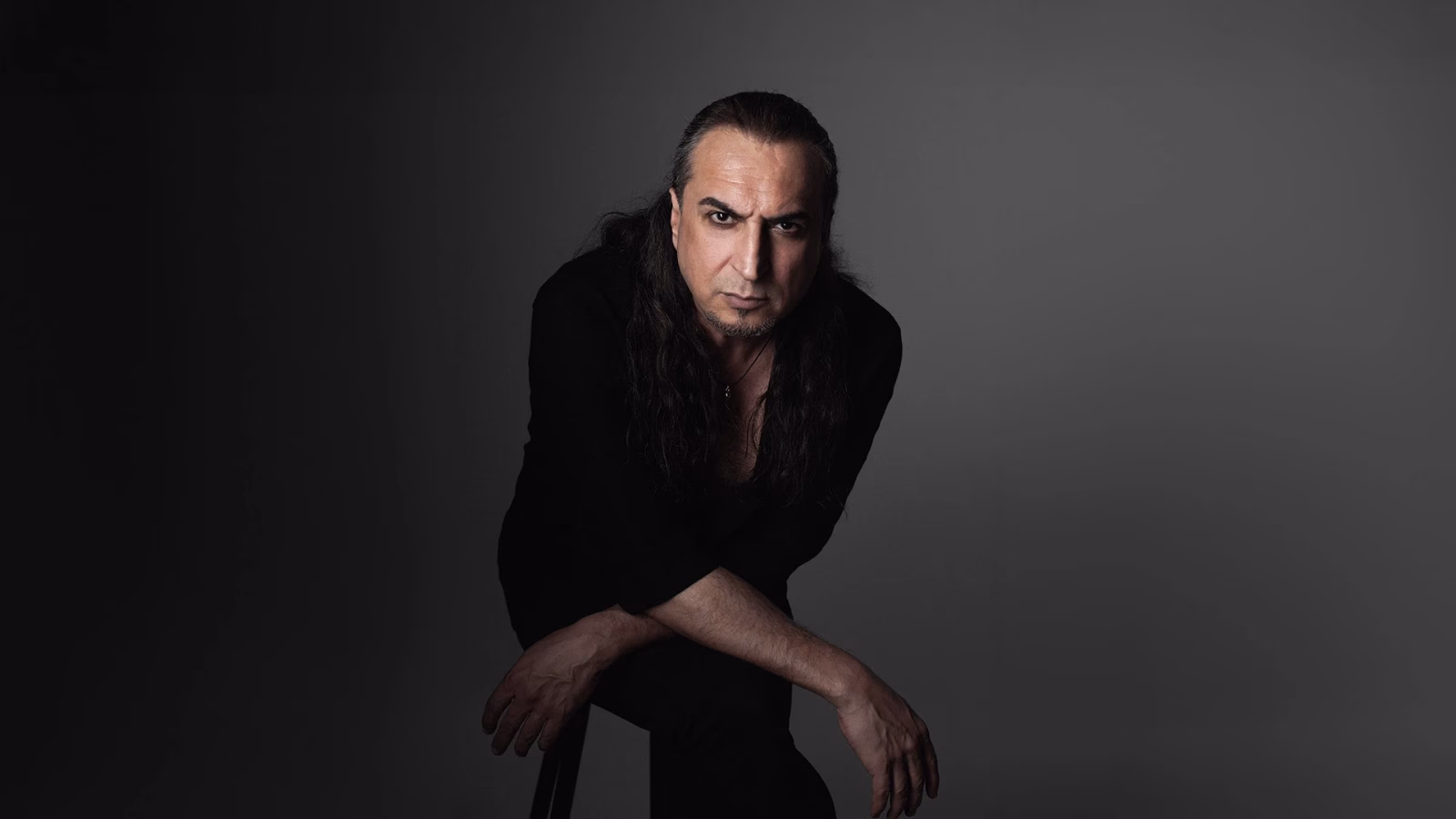 "Korkma Remastered" ile Ogün Sanlısoy'un İlk Albümü Yeniden Dinleyiciyle Buluşuyor