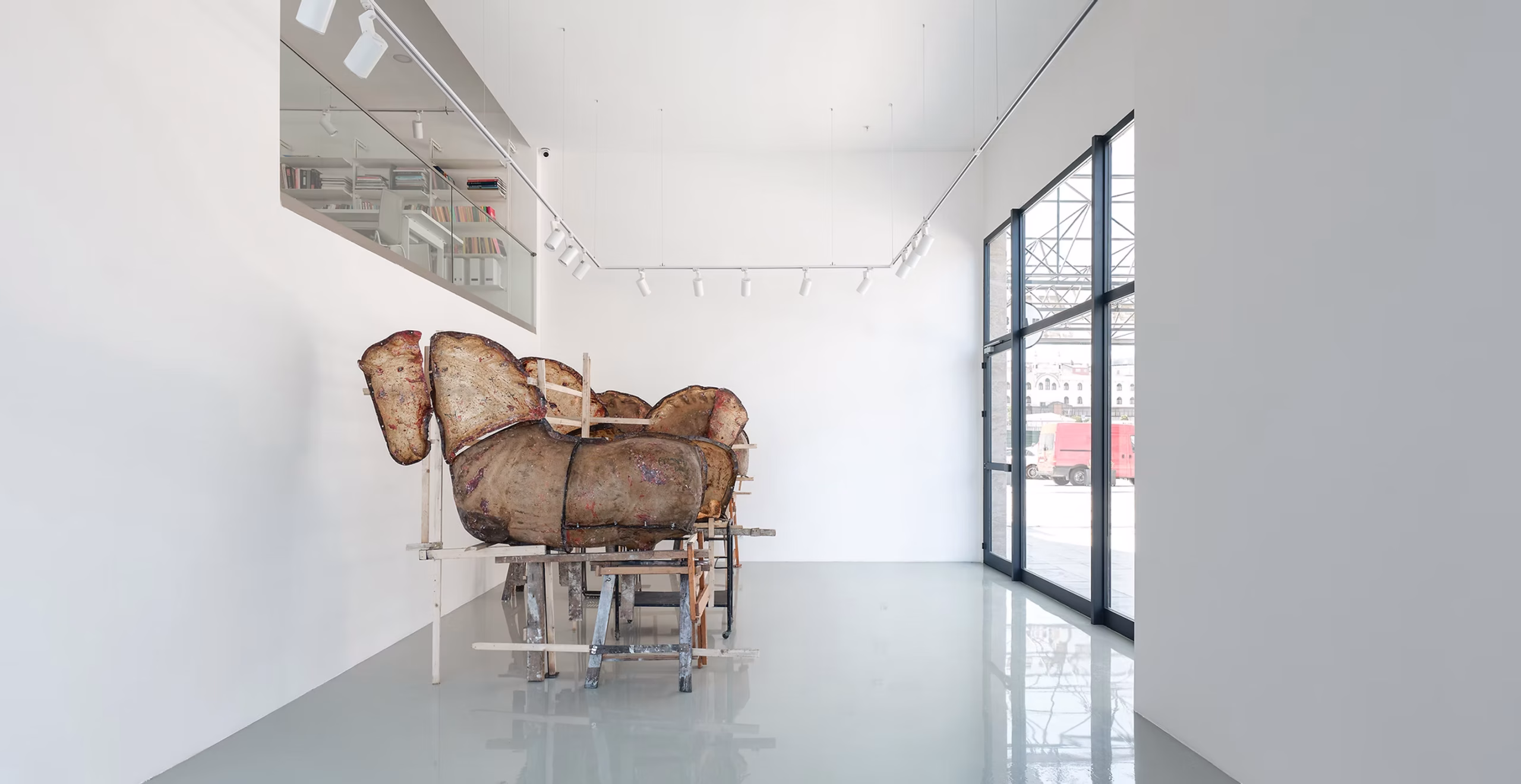 Guido Casaretto'dan YUNT'ta "Başıboşlar, Gergedanlar ve Yanlış Anlamalar Hakkında"