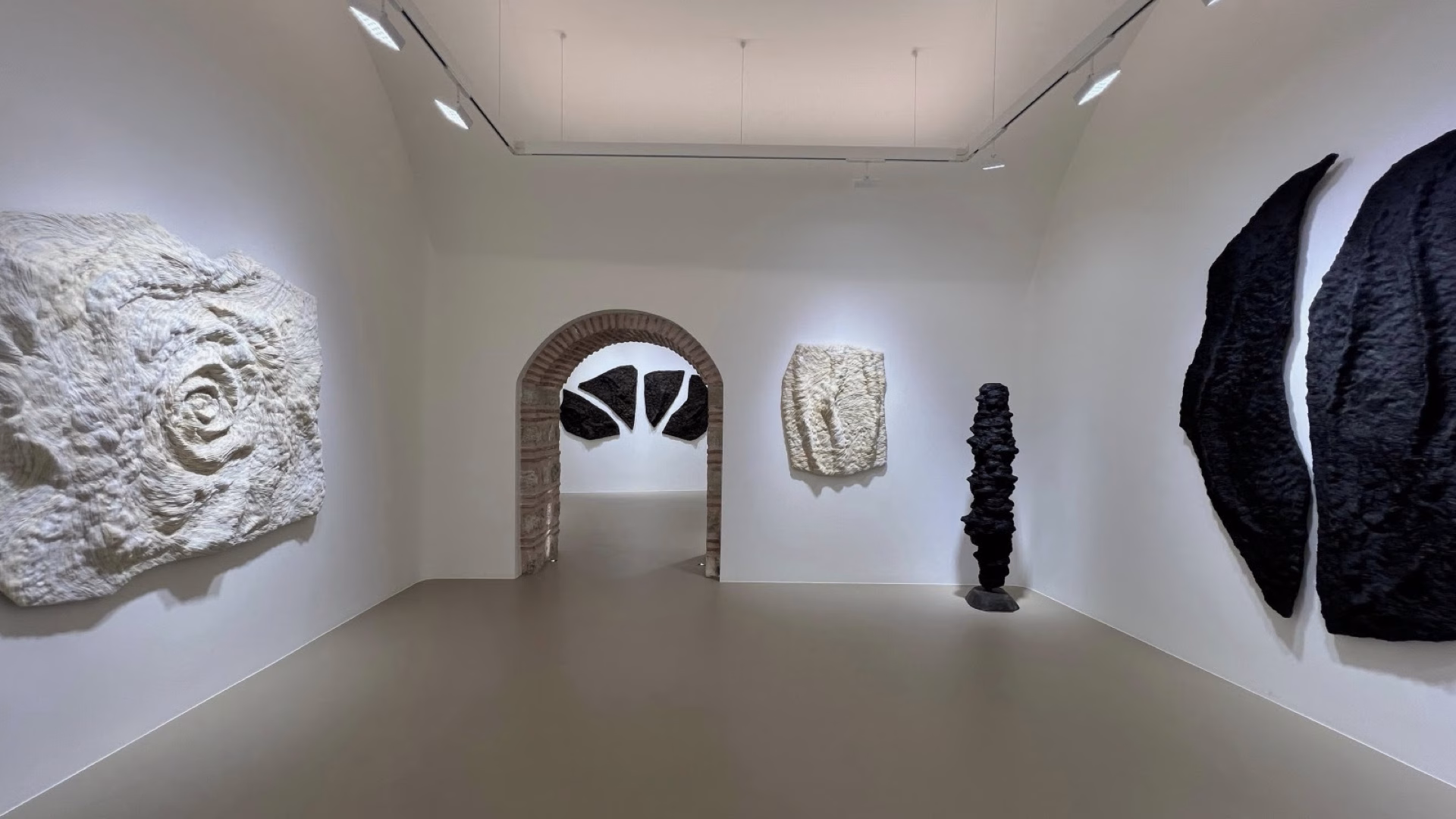 İpin Ucunu Takip Et: Betül Özkan’ın “Sicimin İzinde” Yolculuğu