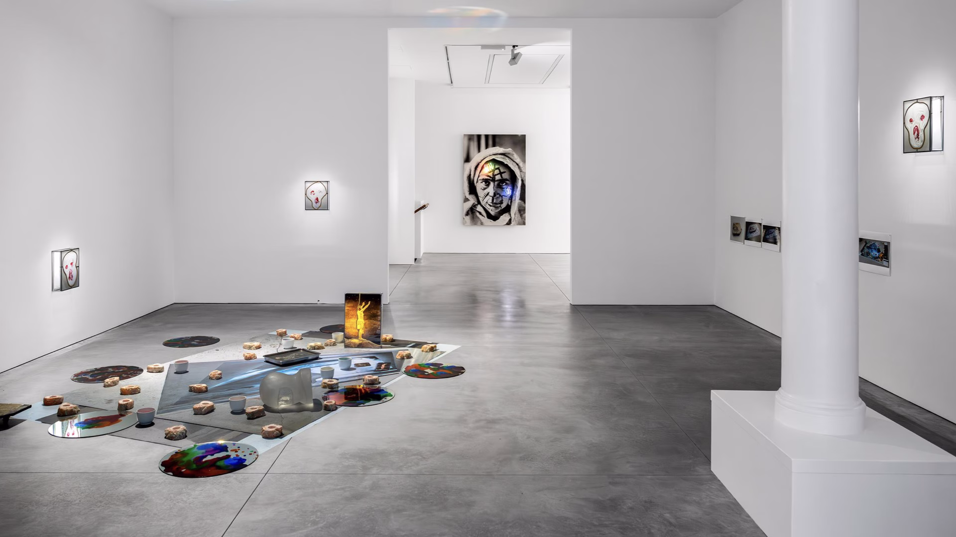 “Bir Arada(dır)lar” Sergisi: Sarkis, Yarım Asır Sonra Yeniden Londra’da!