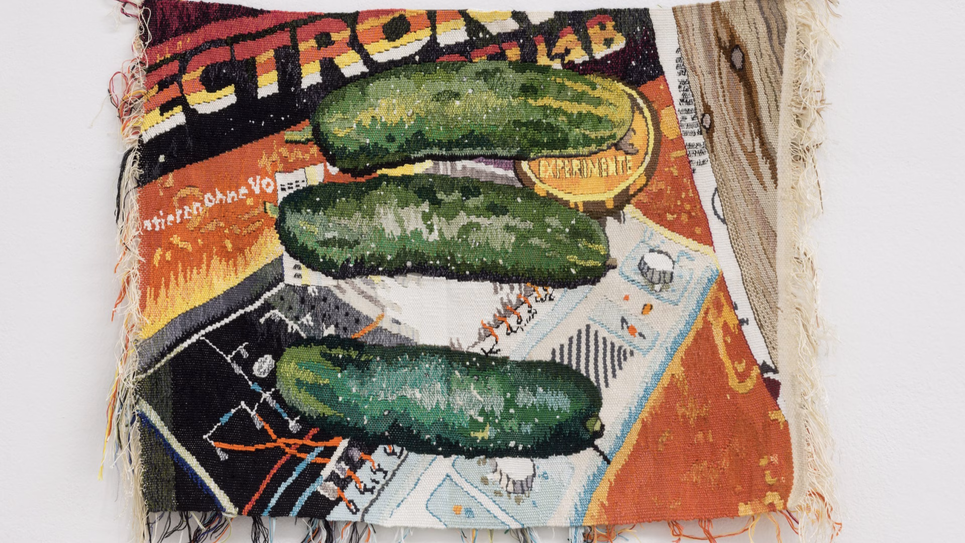 İpliklerle Yazılan Bir Günlük: Ingrid Wiener ile "Just do it" Sergisi