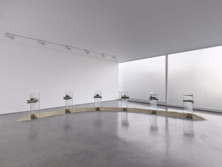 Lisson Street’te Bir Kozmos- Raven, Long, Latham3