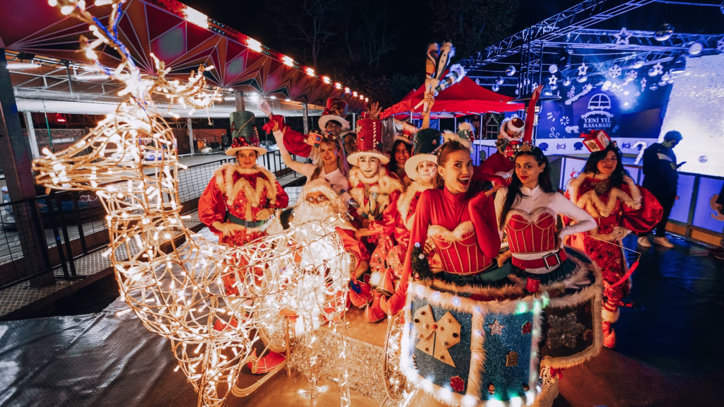 Şehrin Göbeğinde Bir Kış Masalı: KüçükÇiftlik Park’ta "Yeni Yıl Kasabası" Kuruldu!