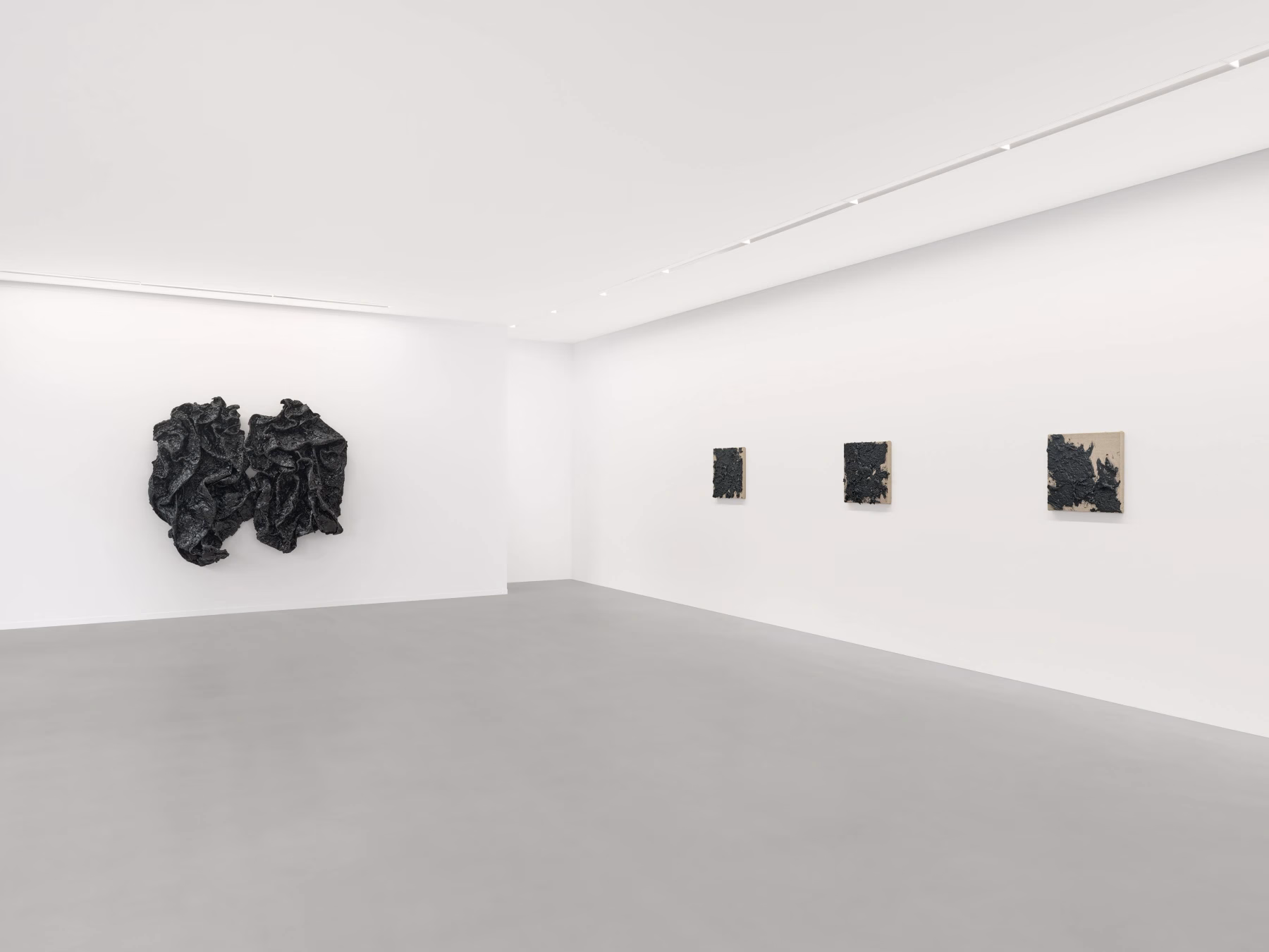 Siyahın Sonsuz Potansiyeli: Allana Clarke ve "When" Üzerine Fenomenolojik Bir Yolculuk