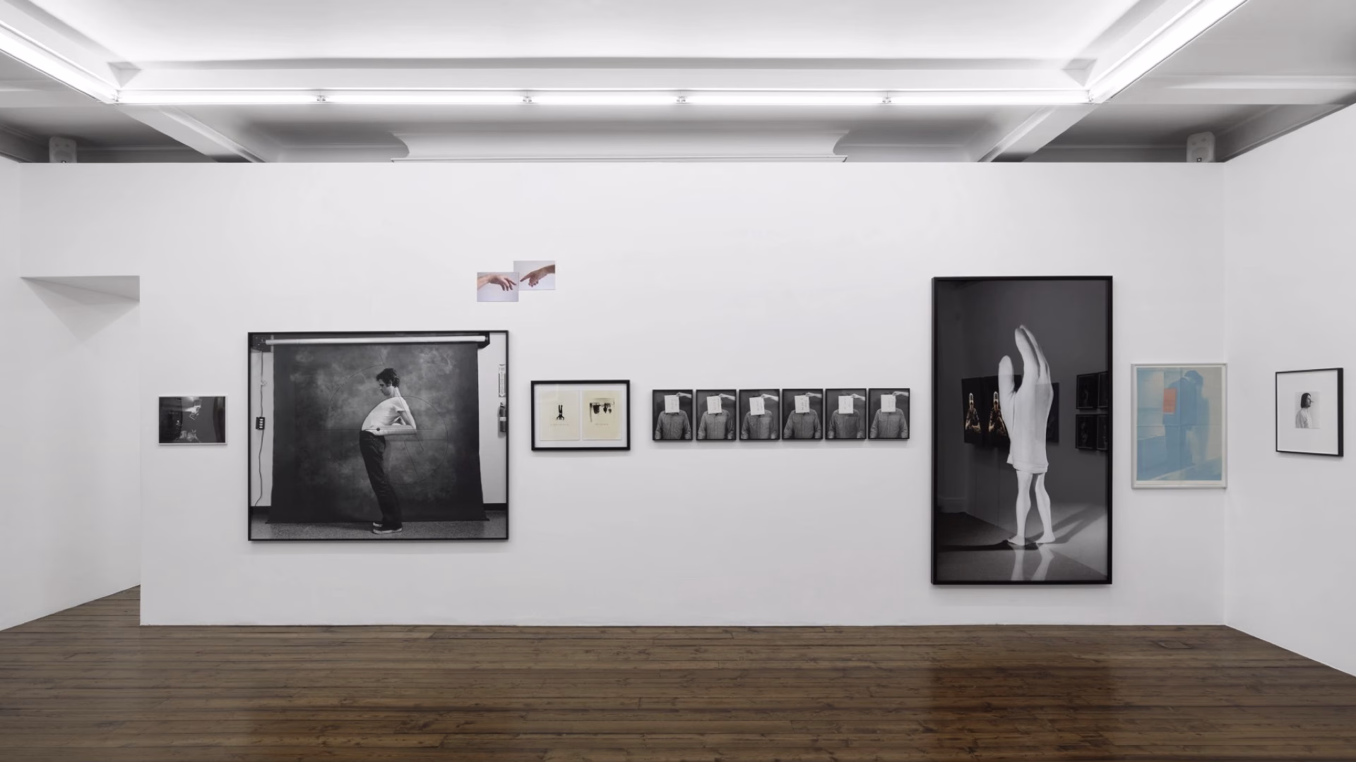 Londra’da “Seriously.” ile Absürt Bir Randevu