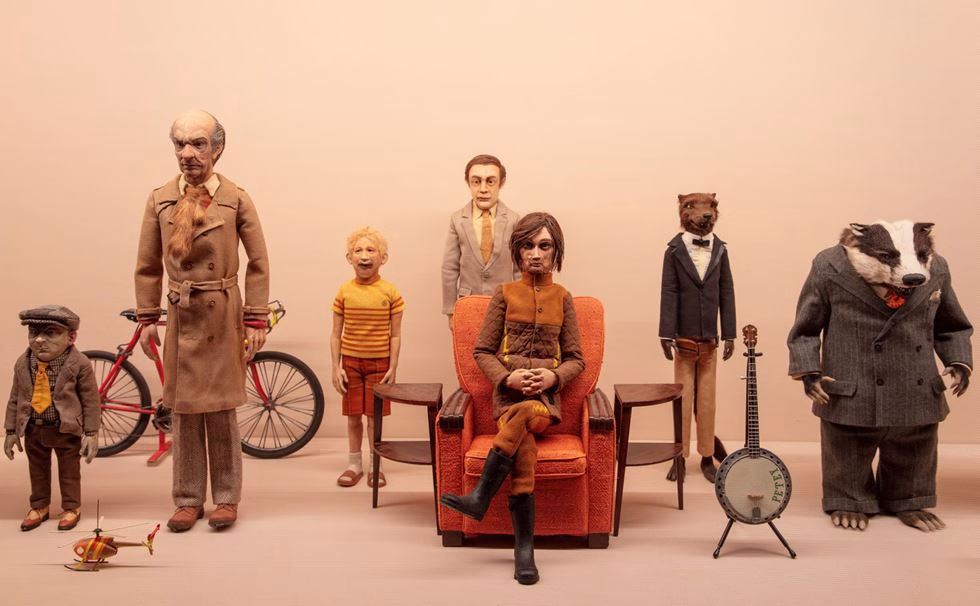 Simetrinin Anatomisi ve Nesnelerin Ruhu: Design Museum’da "Wes Anderson: The Archives"