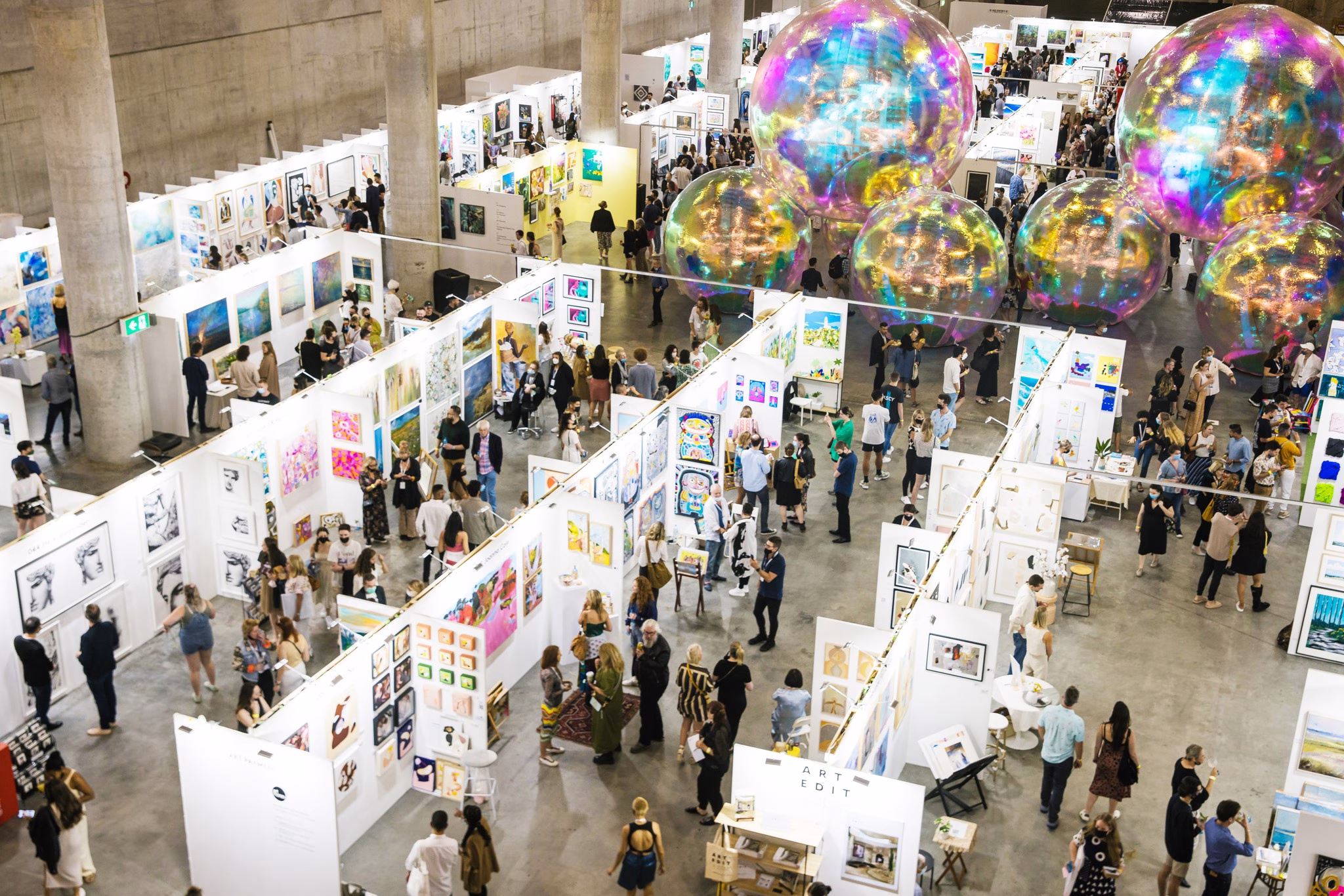 THE OTHER ART FAIR: Sanatın "Asla Normal Olmayan" Hali Truman Brewery’de