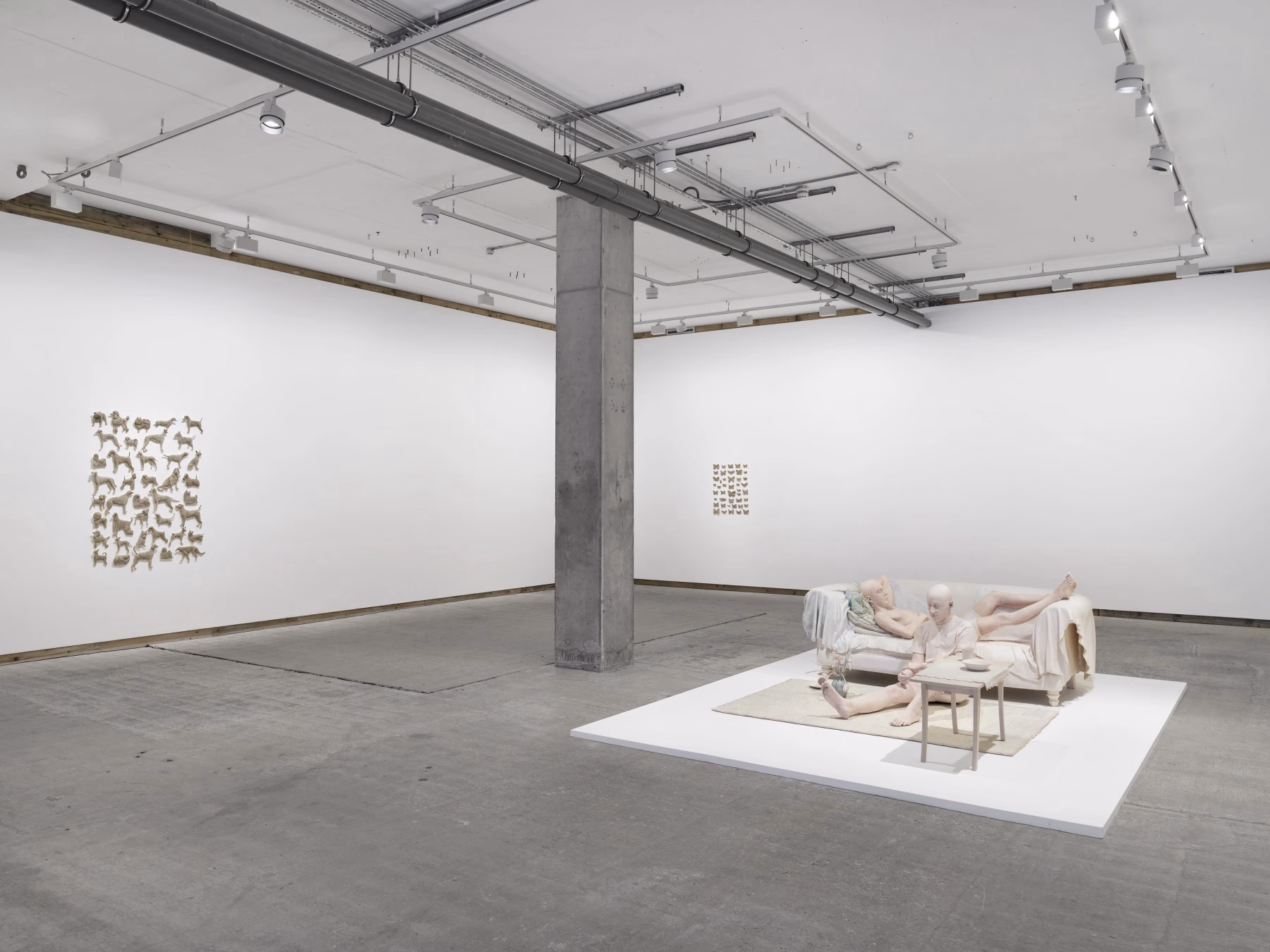 Daphne Wright: Beklentiler, Eşikler ve Zamanın Jesmonite Hali