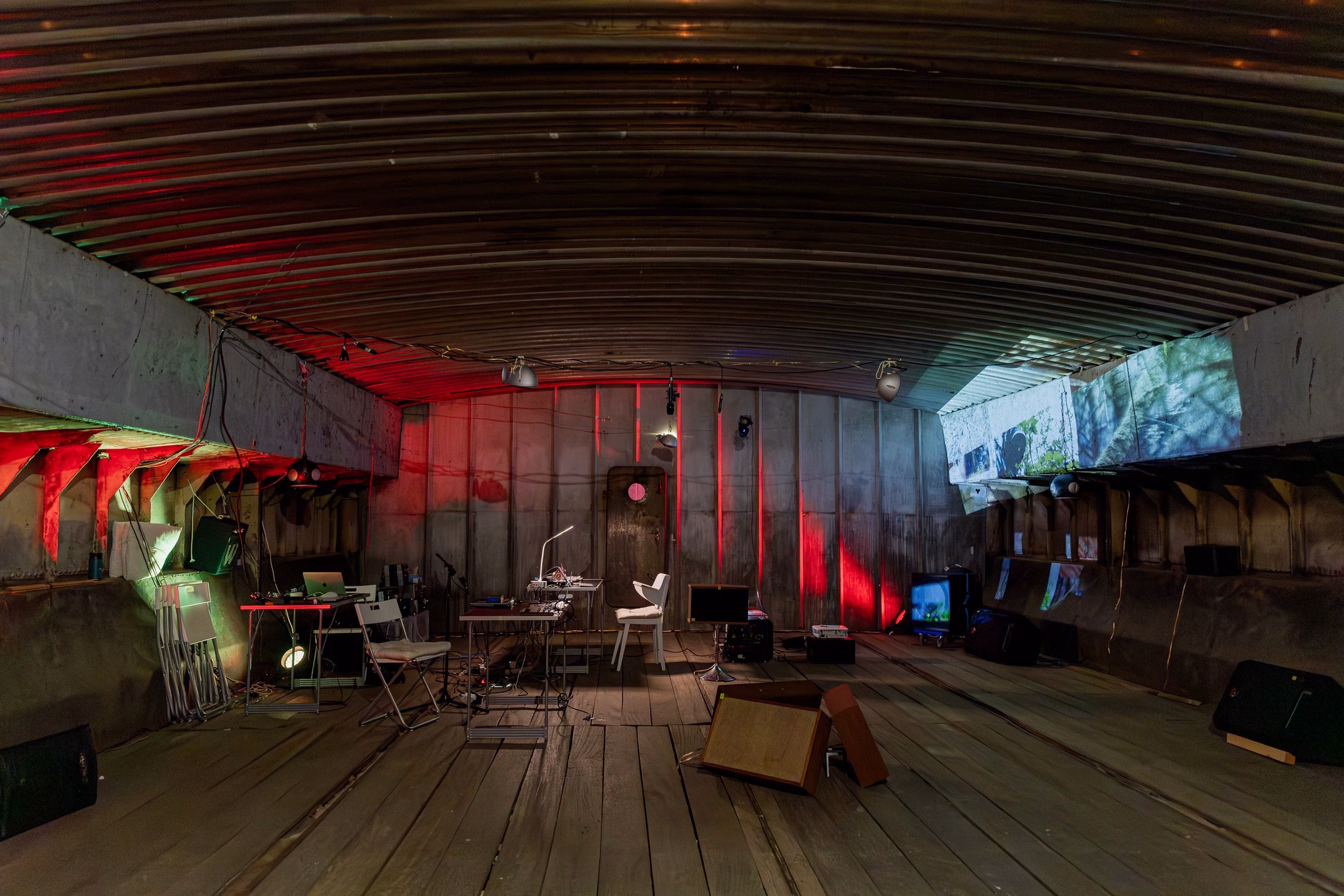 A Non-Trivial Sound System (NTSS) Hošek Contemporary'de Deneysel Sanat