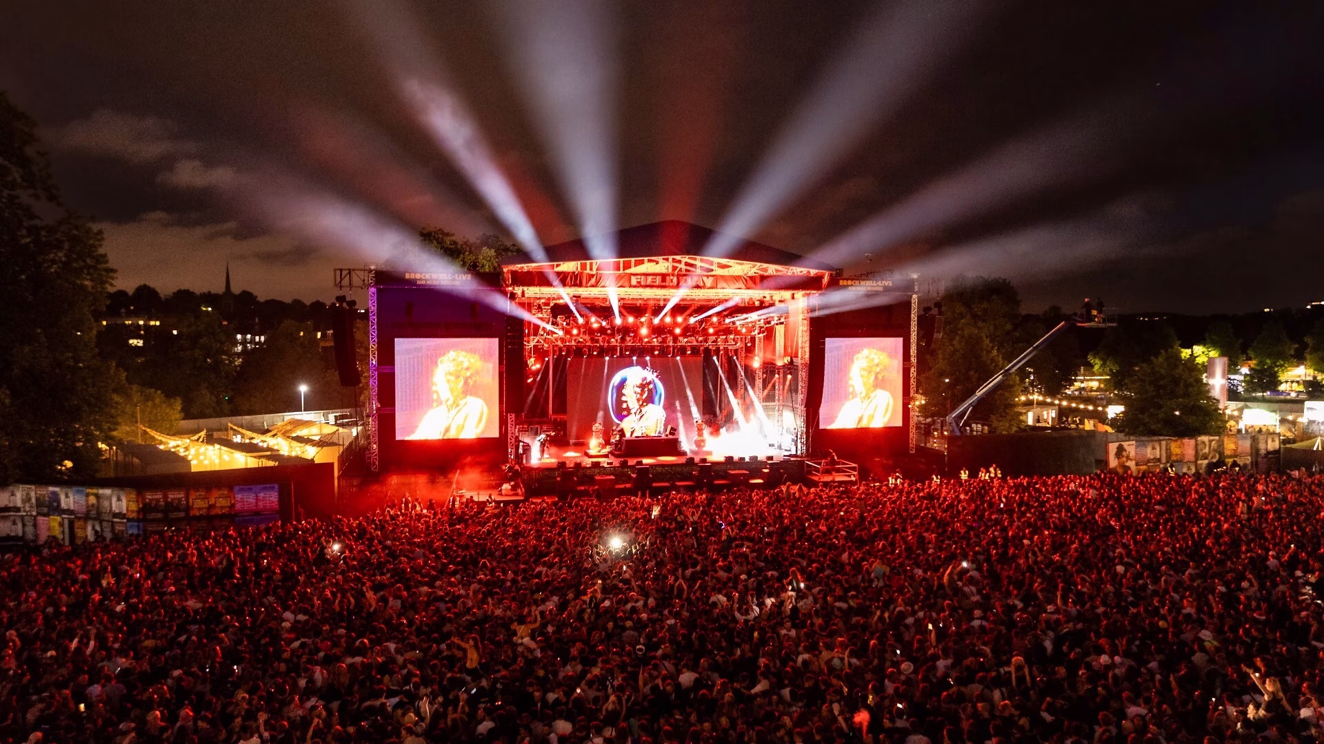 Birleşik Krallık'ta 2026'nın En İyi Müzik Festivalleri