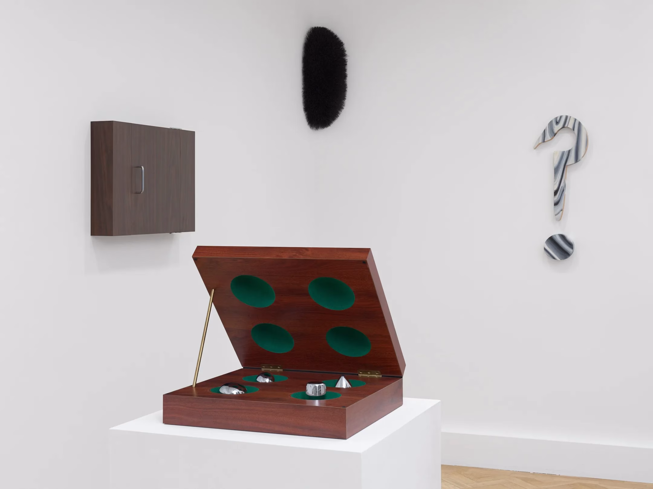Richard Artschwager'in Approximate Objects Sergisi Gagosian Londra'da