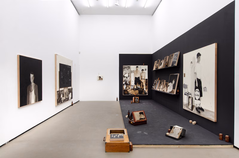 Gallery Weekend Berlin: Mitte Sokaklarında Geçici Aşklar, Pıhtılaşmış Kan ve Sokak Müdahaleleri
