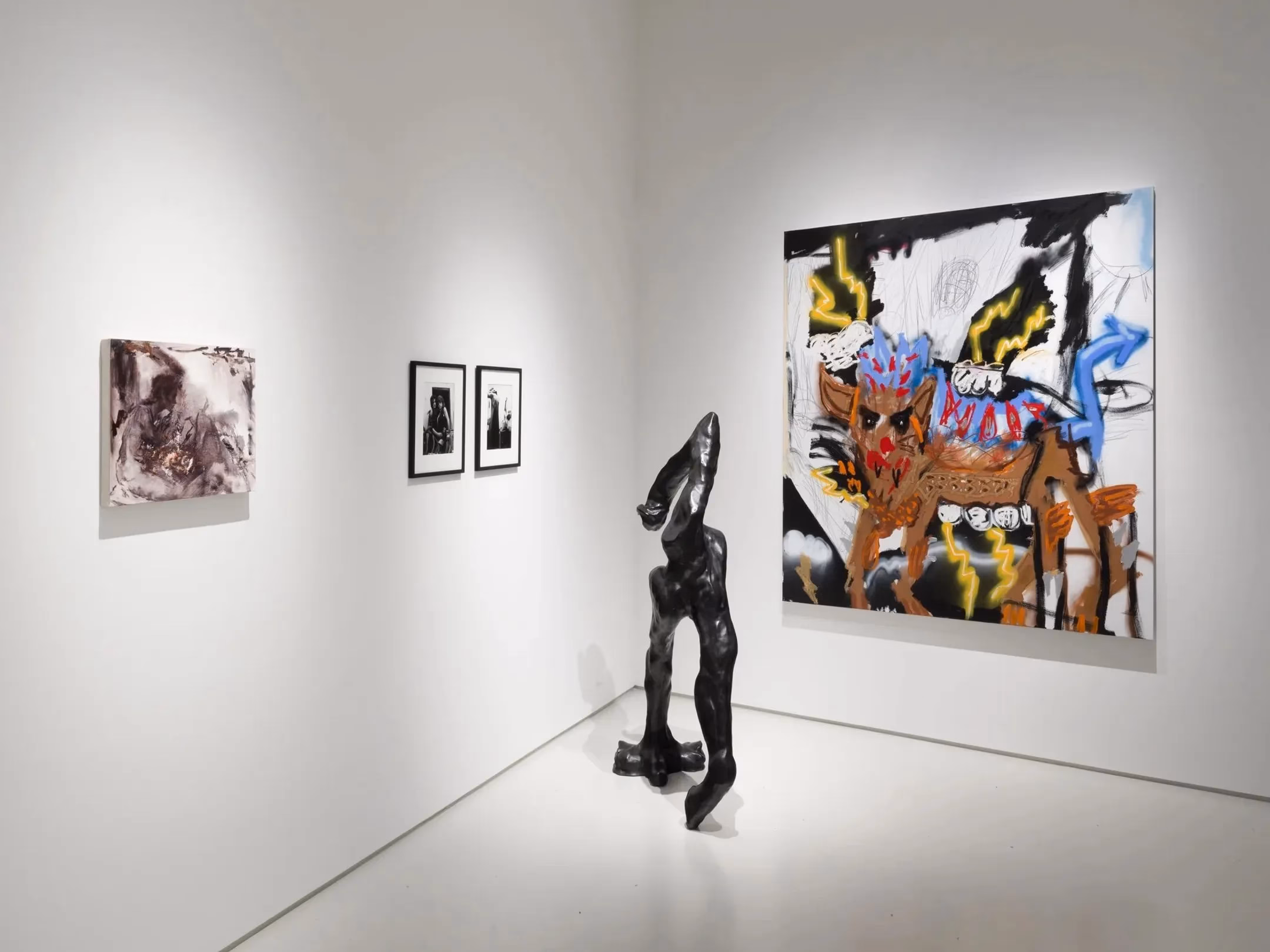 Berlin Gecelerinin Alacakaranlığında Bir Sığınak: Pace Gallery’de "Goodbye Sadness, Hello Sadness" Sergisini Deneyimledik!