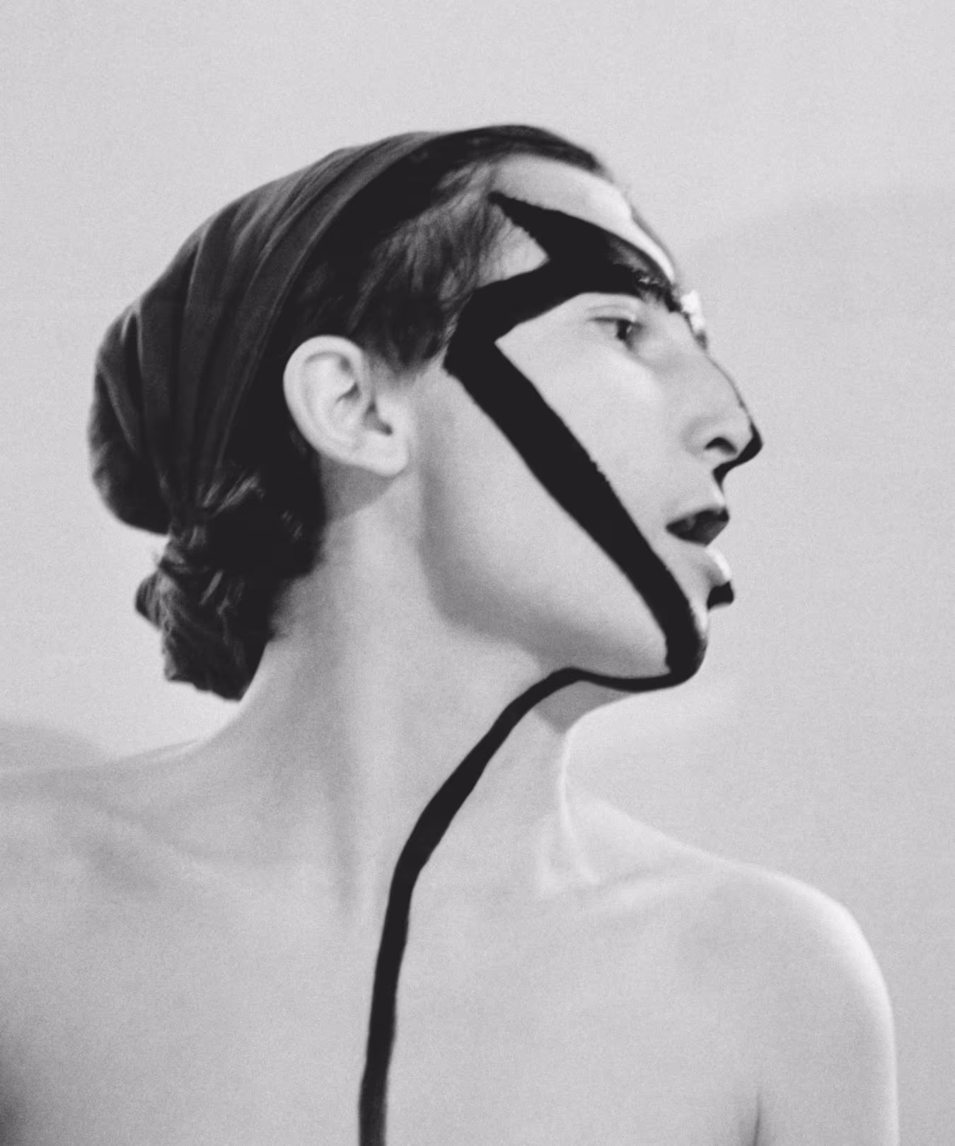 Bedeni Bir Direniş Alanına Dönüştürmek: Gropius Bau’da Gabriele Stötzer Retrospektifi "Dabei sein und nicht schweigen"